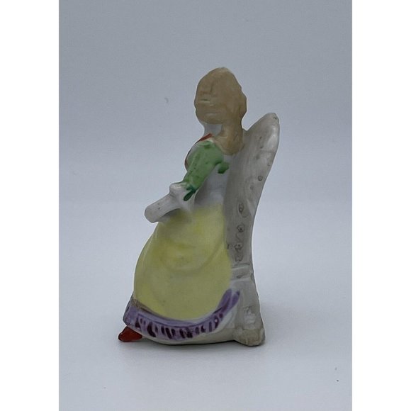 Vintage Figurine 4" Victorian Lady Blushing Hand Painted Porcelain Marked Japan - Picture 4 of 5